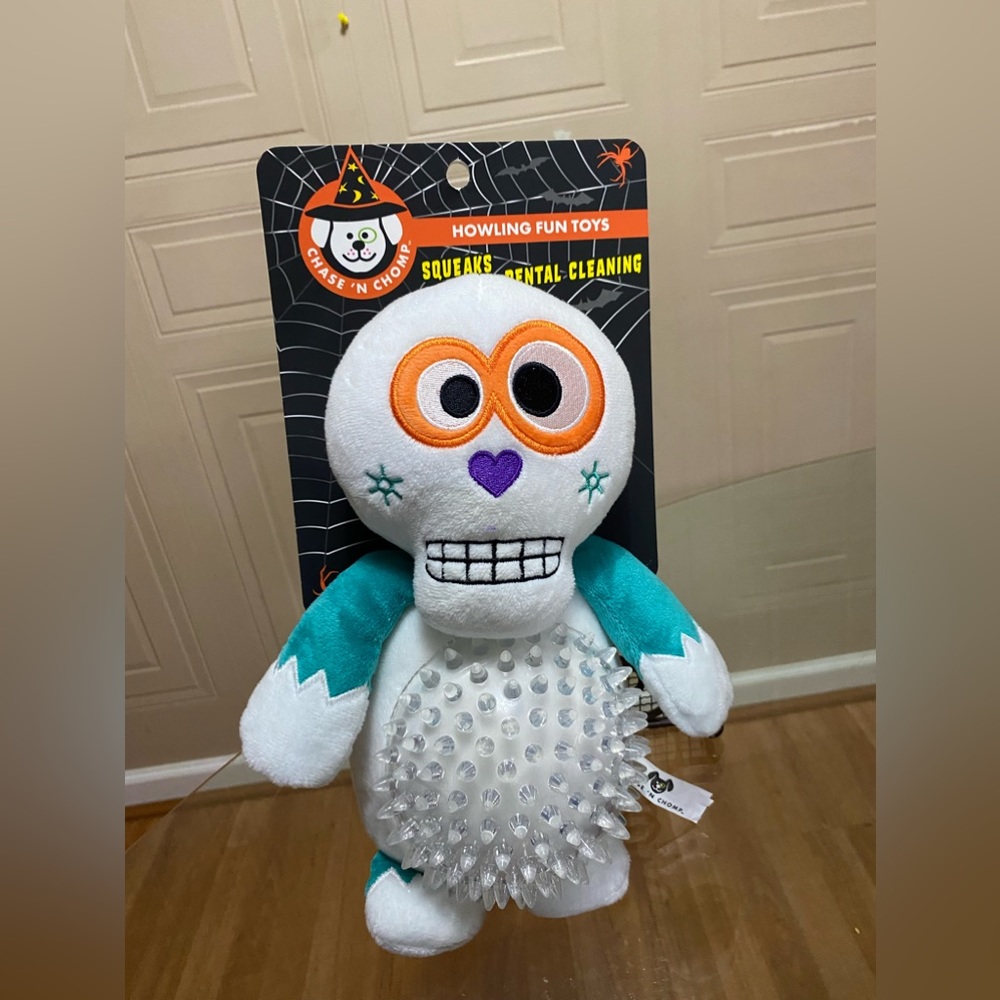 - Brand New Set If chase ‘n Chomp Dog Toy Skeleton Belly Ball With Squeaker 12”